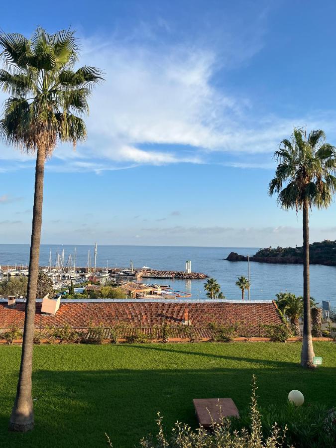 Appartement Avec Vue Mer Et Piscine Théoule-sur-Mer Eksteriør bilde